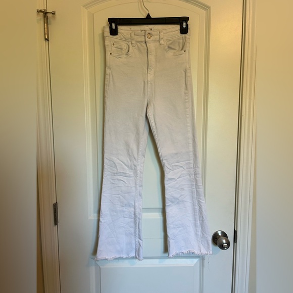 Stradivarius High Rise White Jeans crop flare - Picture 3 of 6